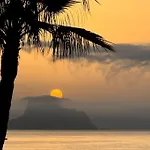 Beachfront, First Line, 2-bdr,2-bath, Swiming Pool Appartamento *