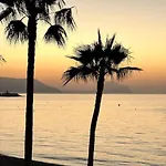 Beachfront, First Line, 2-bdr,2-bath, Swiming Pool Appartamento El Albir