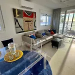 Appartamento Beachfront, First Line, 2-bdr,2-bath, Swiming Pool *