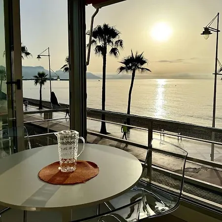 דירה Beachfront, First Line, 2-bdr,2-bath, Swiming Pool