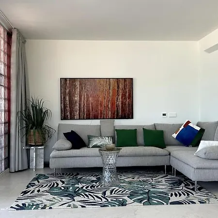 Beachfront, First Line, 2-bdr,2-bath, Swiming Pool *