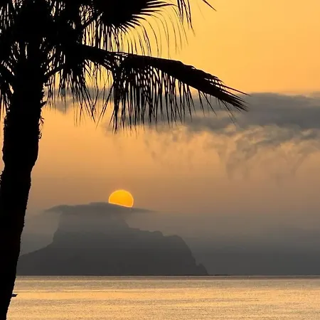 Beachfront, First Line, 2-bdr,2-bath, Swiming Pool דירה *