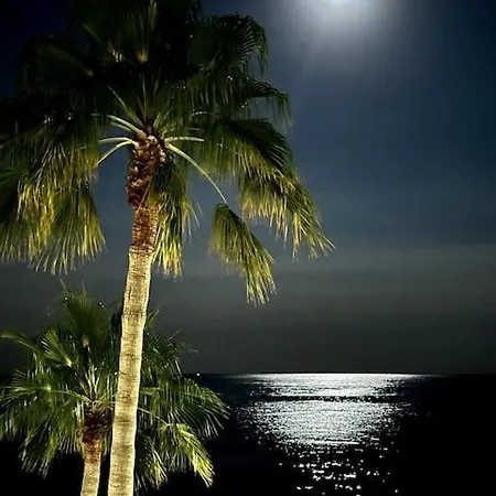 Beachfront, First Line, 2-bdr,2-bath, Swiming Pool *