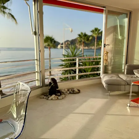 Beachfront, First Line, 2-bdr,2-bath, Swiming Pool *