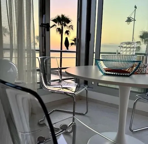 公寓 Beachfront, First Line, 2-bdr,2-bath, Swiming Pool