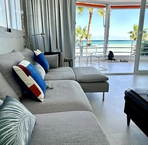 Beachfront, First Line, 2-bdr,2-bath, Swiming Pool 阿尔比尔