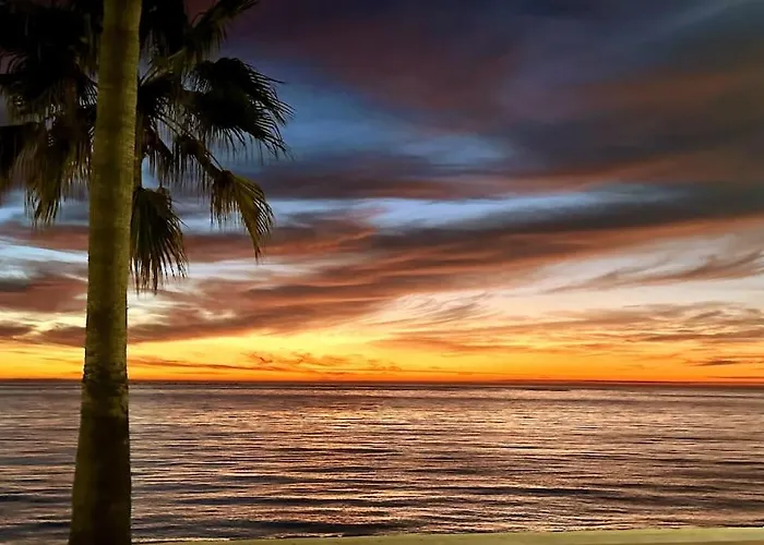 Beachfront, First Line, 2-bdr,2-bath, Swiming Pool * 阿尔比尔