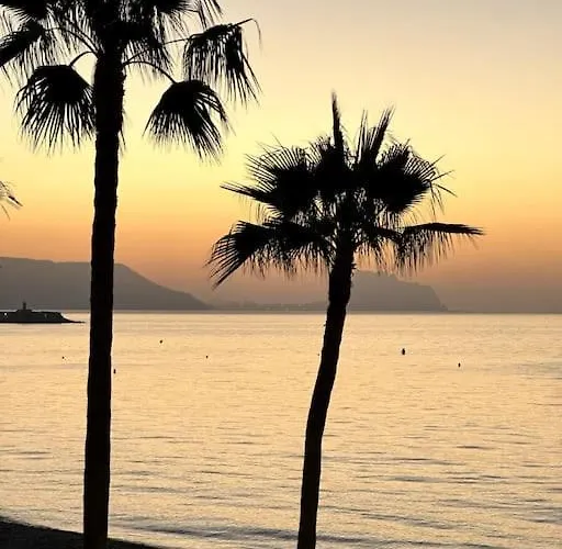 Beachfront, First Line, 2-bdr,2-bath, Swiming Pool Appartamento El Albir