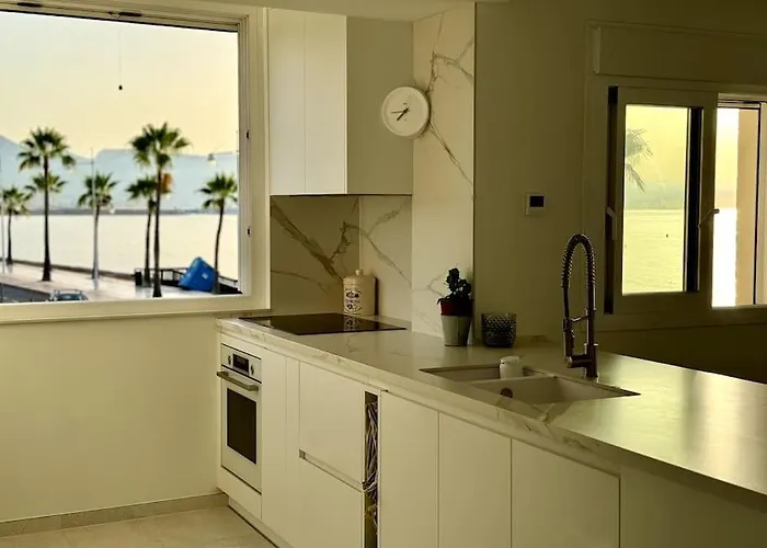 Beachfront, First Line, 2-bdr,2-bath, Swiming Pool 公寓 阿尔比尔