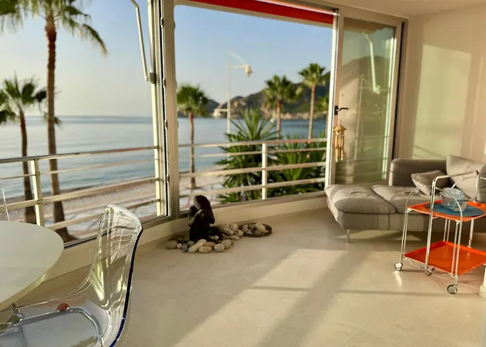 Beachfront, First Line, 2-bdr,2-bath, Swiming Pool *