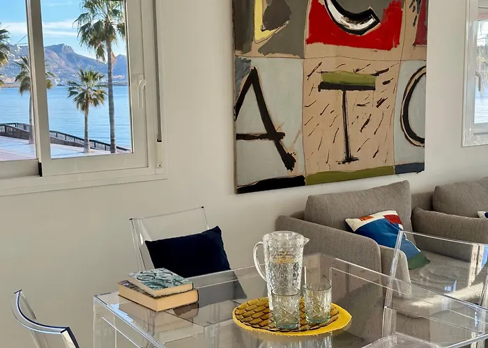 Beachfront, First Line, 2-bdr,2-bath, Swiming Pool 阿尔比尔