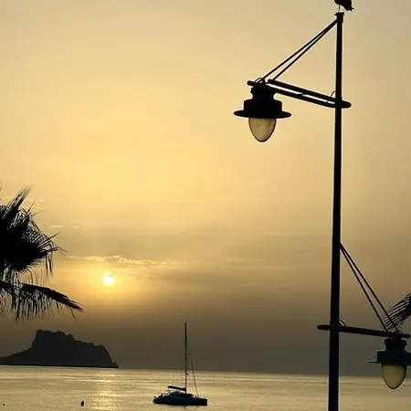 Beachfront, First Line, 2-bdr,2-bath, Swiming Pool Daire *