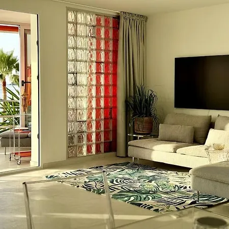 Daire Beachfront, First Line, 2-bdr,2-bath, Swiming Pool