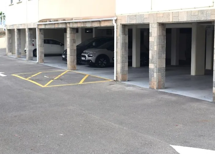 아파트 Beachfront, First Line, 2-bdr,2-bath, Swiming Pool *