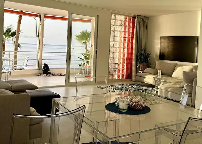 Beachfront, First Line, 2-bdr,2-bath, Swiming Pool 아파트