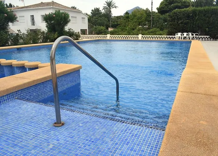 아파트 Beachfront, First Line, 2-bdr,2-bath, Swiming Pool 알비르