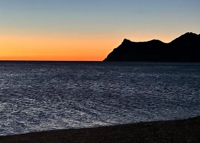 Beachfront, First Line, 2-bdr,2-bath, Swiming Pool * 알비르