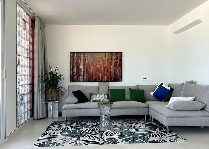 Beachfront, First Line, 2-bdr,2-bath, Swiming Pool *