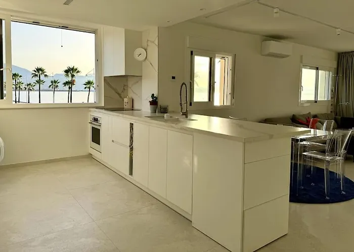 Beachfront, First Line, 2-bdr,2-bath, Swiming Pool 알비르