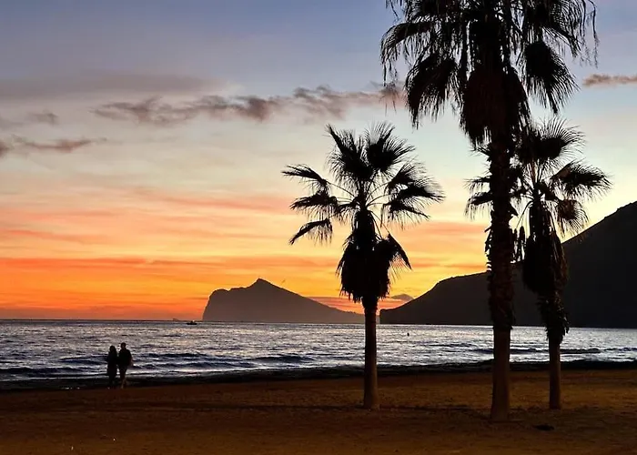 아파트 Beachfront, First Line, 2-bdr,2-bath, Swiming Pool *