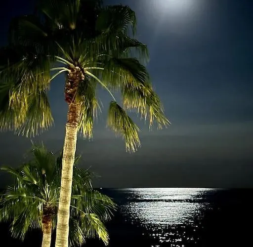 Beachfront, First Line, 2-bdr,2-bath, Swiming Pool *