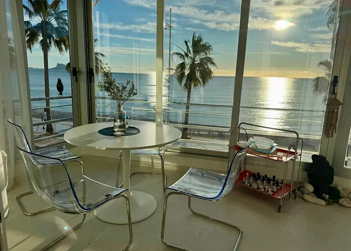 Beachfront, First Line, 2-bdr,2-bath, Swiming Pool 아파트 알비르